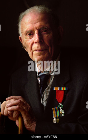 BRITAINS OLDEST SURVIVING VETERAN HARRY PATCH 105 YEARS IN 2004 WHO FOUGHT AT YPRES IN THE FIRST WORLD WAR Stock Photo