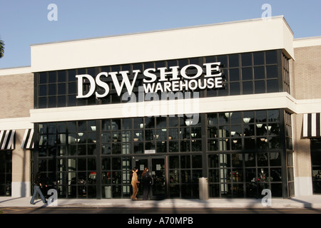 Shoe warehouse fashion near me