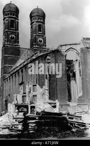 events, post war era, destroyed cities, Munich, Frauenkirche, 1946, Stock Photo