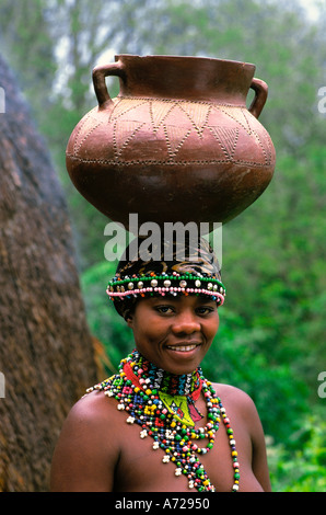 South Africa Phe Zulu Zulu Women Stock Photo - Alamy