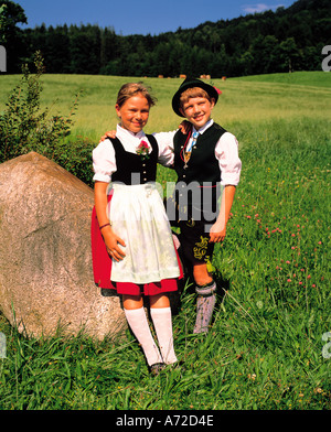 Girls in traditional Bavarian costumes at Oktoberfest in Munich Stock ...