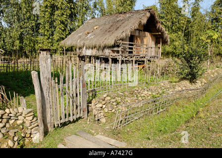 ミャンマー北部 カチン族 写真集「The Kachin」Teak House ミャンマー北部 カチン族 写真集「The Kachin」Teak House