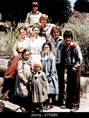 LITTLE HOUSE ON THE PRAIRIE - US TV series 1974 to 1983 with Michael Landon second from left and Karen Grassle centre Stock Photo