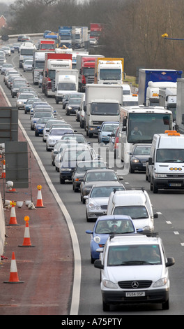 HEAVY TRAFFIC ON THE M6 MOTORWAY IN THE MIDLANDS,ENGLAND UK