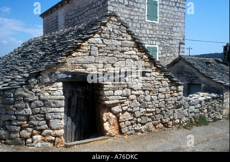Donje Selo, Solta, Croatia: Mortarless stone building Stock Photo