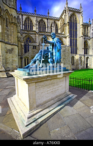 York Minster - a statue of Roman Emperor Constantine the Great Stock Photo