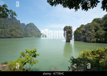 The rocky outcrop of Ko Tapu on James Bond Island, Ao Phang Nga National Park, Phang Nga, Thailand Stock Photo