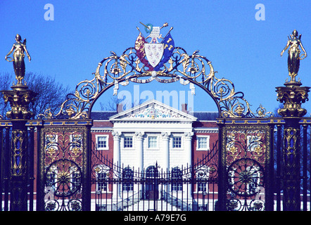 Warrington Coat of Arms, Golden Gates and Town Hall, Sankey Street, Warrington, England Stock Photo