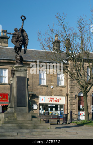 Heritage Center and 'Norfolk Square 'in Glossop Stock Photo