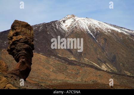 Roque Cinchado and Mount Teide in Parque Nacional del Teide Tenerife Spain Stock Photo