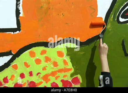 OSCAR WINNING ANIMATOR NICK PARK HELPS CHILDREN FROM THE CHARITY NCH PAINT A GIANT BILLBOARD IN BRISTOL Stock Photo