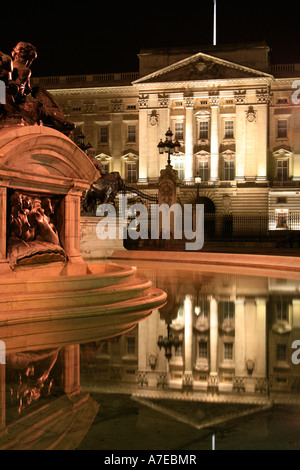 Buckingham Palace at night with the New Illumination Installed, London, UK Stock Photo