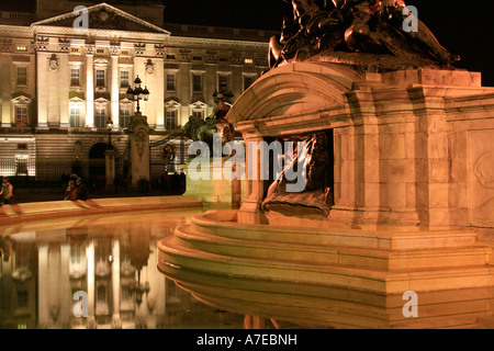 Buckingham Palace at night with the New Illumination Installed, London, UK Stock Photo