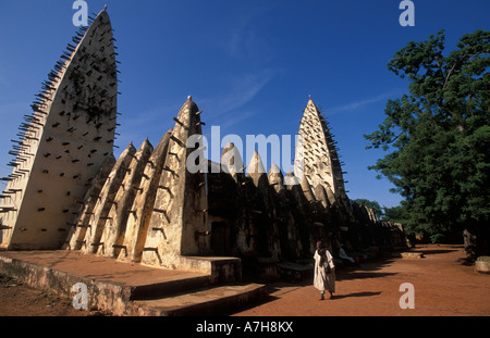 Grande mosquée in sahel style mud architecture, Bobo Dioulasso, Burkina Faso Stock Photo