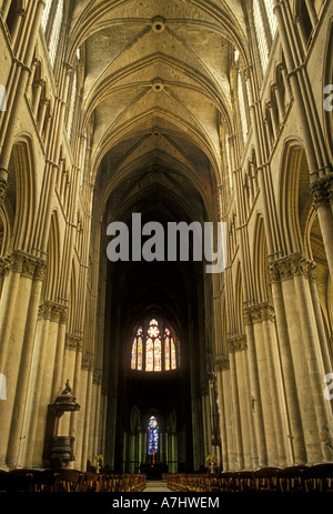 nave, transept, Reims Cathedral, cathedral, Notre-Dame de Reims, catedrale, Reims, Champagne-Ardenne, France, Europe Stock Photo