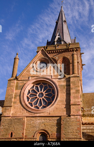 dh St Magnus Cathedral KIRKWALL ORKNEY Rose window southside of cathedral saint orkneys Stock Photo