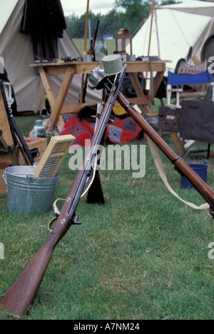 NA, USA, WA, Fort Walla Walla Museum, Lewis & Clark Days, replica rifles in front of Old West display booth Stock Photo