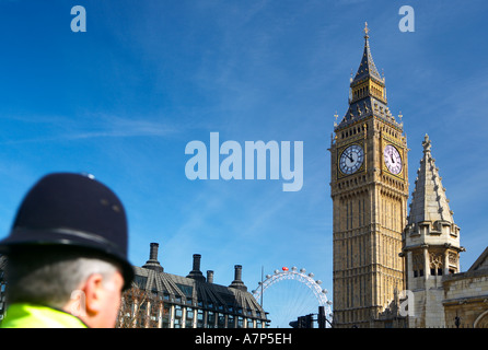 Policeman facing towards Big Ben from Parliament Square SW1 in London city England UK 16 03 2007 Stock Photo