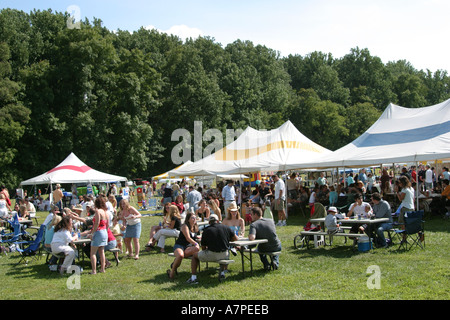 Leesburg Virginia,Loudoun County,Tarara Winery,vineyard viticulture,enology,grape growing,winemaking,fermentation,alcoholic drink drinks,beverage,Blac Stock Photo