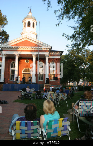 Leesburg Virginia,Loudoun County,Bluemont Summer concert,performance,entertainment,show,Old Loudoun County Courthouse lawn,VA0808040084 Stock Photo