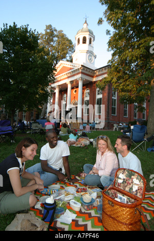 Leesburg Virginia,Loudoun County,Bluemont Summer concert,performance,entertainment,show,Old Loudoun County Courthouse lawn,VA0808040087 Stock Photo