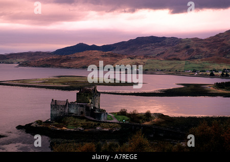 United Kingdom, Scotland, the Highlands, Eilean Donan Castle on Loch Duich Stock Photo