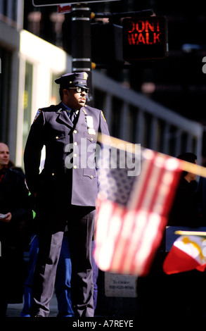 New York police officer on a horse Stock Photo - Alamy