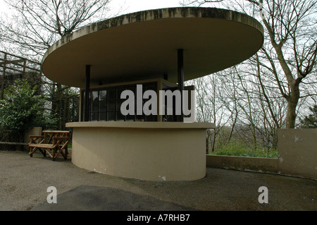 Tecton design kiosk at Dudley zoo designed by Russian architect Berthold Lubetkin 1935 1937 Stock Photo