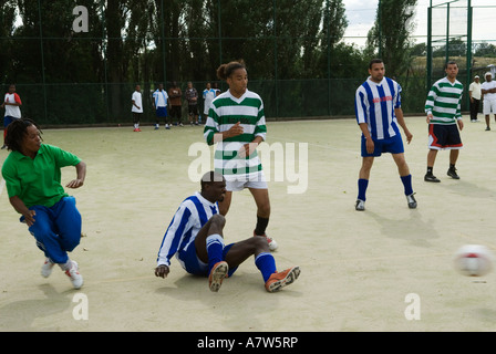 Black British football team. East London Stratford, Drapers Field urban recreation ground, two soccer teams. England 2006 2000s HOMER SYKES Stock Photo