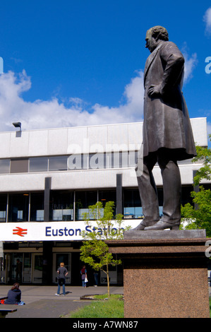 Statue of Robert Stephenson outside Euston Railway Station London England Stock Photo