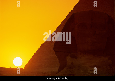 The Silhouette of the pyramid of Khafre at dusk / sunset in Giza, Egypt ...