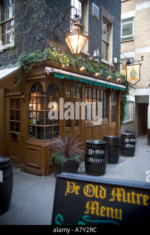 Ye Old Mitre Tavern Hatton Garden London England Uk Stock Photo Alamy