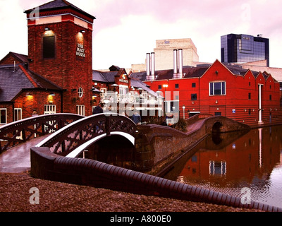 Birmingham Birmingham Main Line Canal farmers bridge junction with the birmingham and fazeley canal Stock Photo