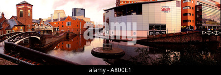 Birmingham Birmingham Main Line Canal farmers bridge junction with the birmingham and fazeley canal Stock Photo