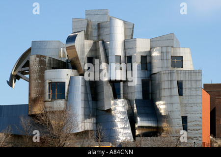 Minneapolis Minnesota USA.  Frederick R. Weisman Art Museum architect Frank Gehry University of Minnesota Campus. Stock Photo