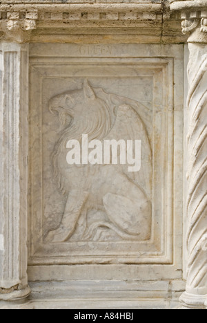 Perugia, Umbria, Italy. Fontana Maggiore (13thC) in Piazza IV Novembre. Detail of carved Gryphon (symbol of Perugia) on base Stock Photo