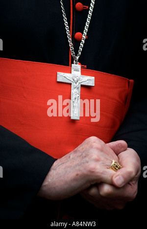 CARDINAL CORMACK CARDINAL CORMACK MURPHY O CONNOR EASTER GOOD FRIDAY PROCESSION CATHOLIC RELIGION WESTMINSTER ABBEY WESTMINSTER Stock Photo