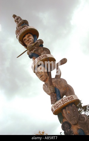 Traditional Maori totem pole at Otorahanga, New Zealand Stock Photo