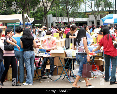 Filipinos maids enjoying their Sunday day-off in Central, Hong Kong Stock Photo