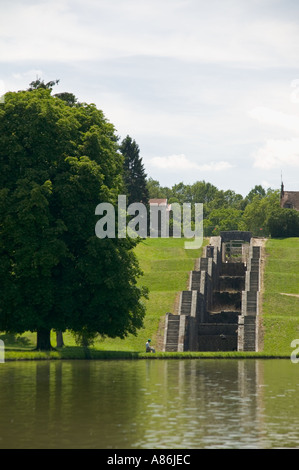 Canal de Briare and ancient locks begun in 1605 under Henri IV Rogny les Sept Ecluses Yonne (89), Burgundy France Stock Photo