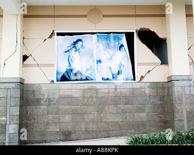 badly damaged shopping mall after the may 2006 earthquake yogyakarta indonesia Stock Photo