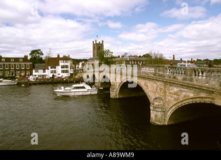 Berkshire Henley on Thames bridge over the river Stock Photo