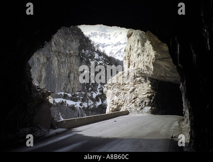 Tunnel des fenetres tunnel of windows looking out through a window Stock Photo