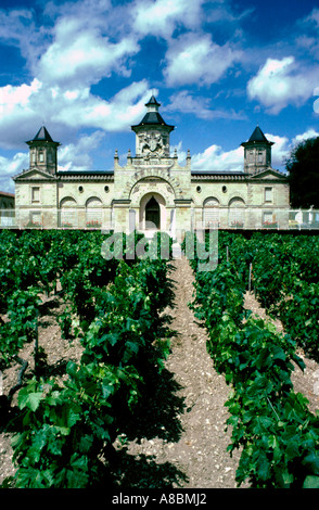 France Bordeaux Chateau Cos d'Estournel in Saint Estephe Stock Photo