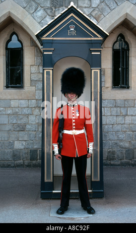 Grenadier Guard in his sentry box at Royal Windsor Castle in Stock ...