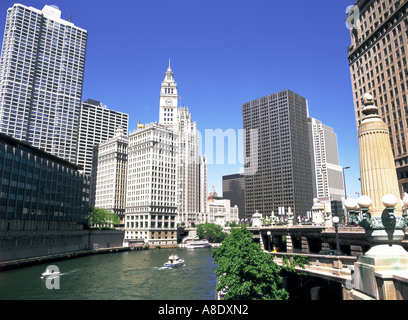 Art deco buildings along the Chicago River at Chicago, Illinois, USA Stock Photo