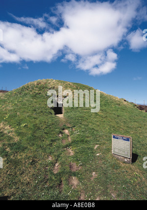 dh Burial cairn CUWEEN HILL ORKNEY ISLES Mound hill Historic Scotland signs prehistoric grave britain