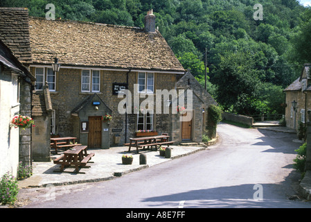The White Hart Inn, Ford, Wiltshire, UK. Stock Photo