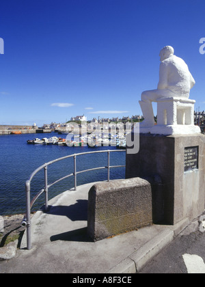 dh  FINDOCHTY MORAY Fishermans statue monument looking over yachts in harbour