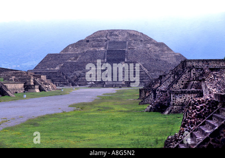 Mexico Theotiuacan Avenue of the Dead Pyramid of the Sun Moon Aztec Chachapoya city of Gods Stock Photo